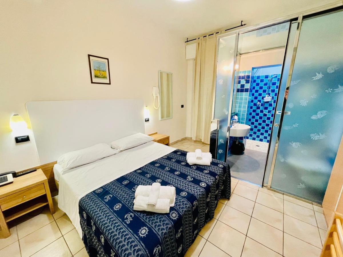 רימיני Hotel Vannucci מראה חיצוני תמונה