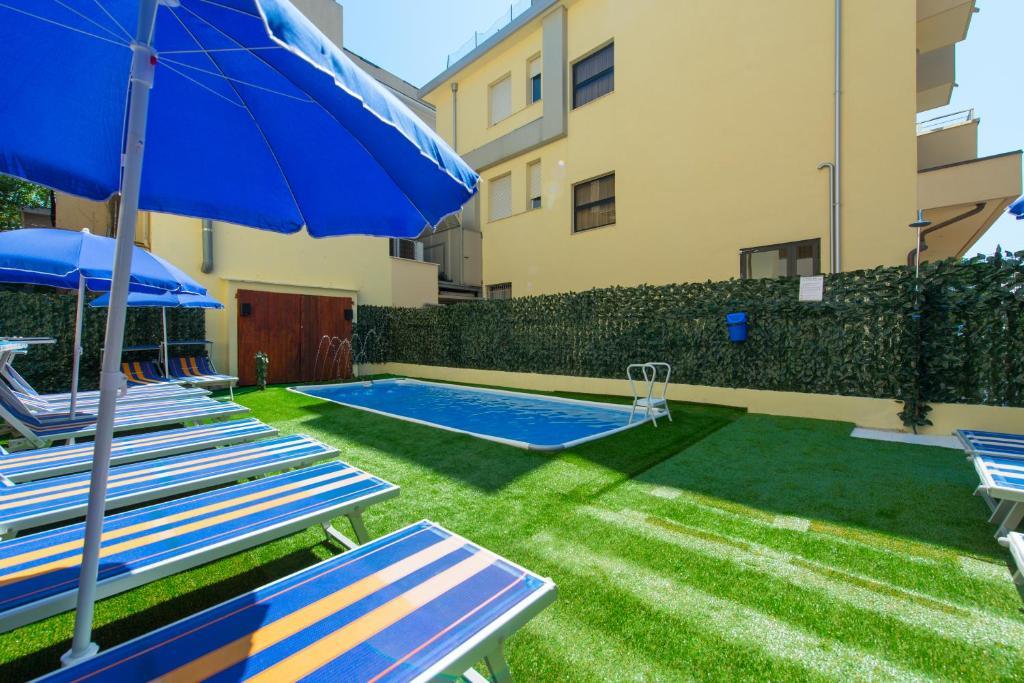רימיני Hotel Vannucci מראה חיצוני תמונה