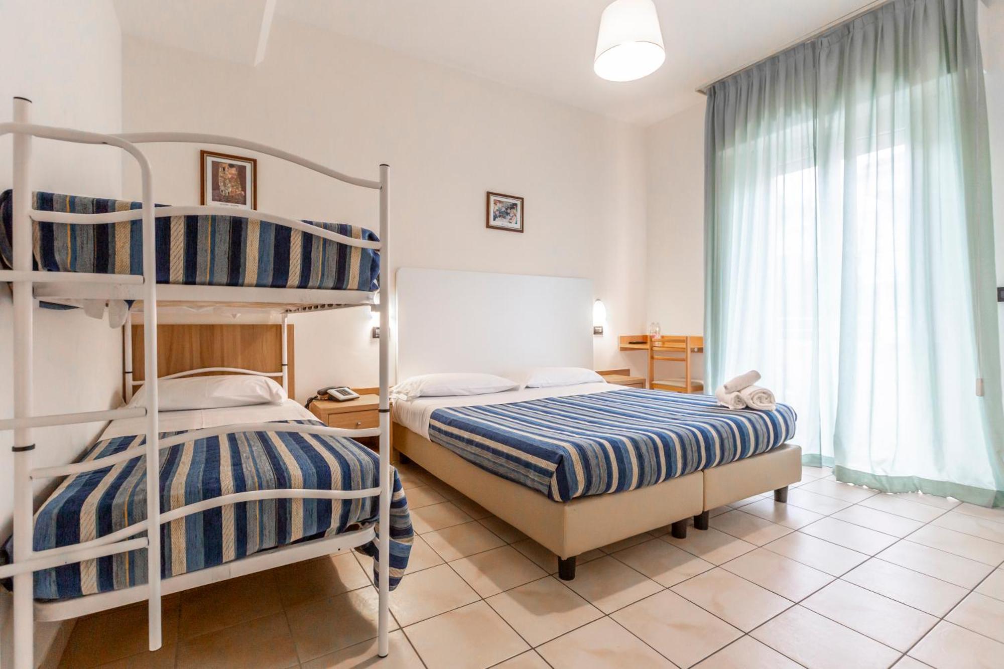 רימיני Hotel Vannucci מראה חיצוני תמונה