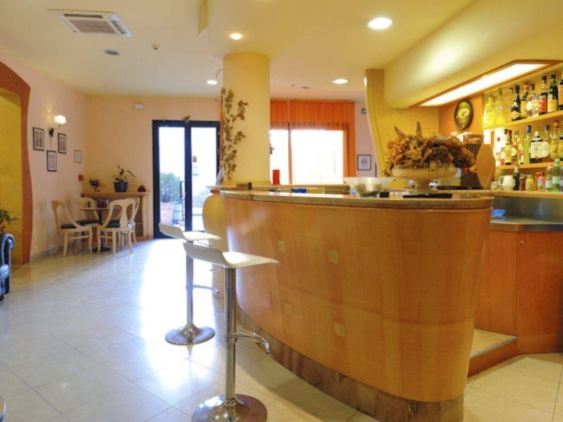 רימיני Hotel Vannucci מראה חיצוני תמונה